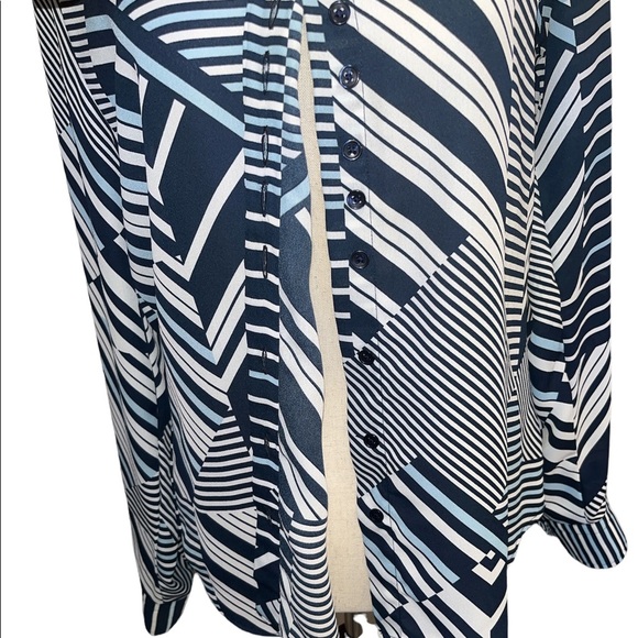 THE SHIRT Rochelle Behrens - Picture 2 of 6